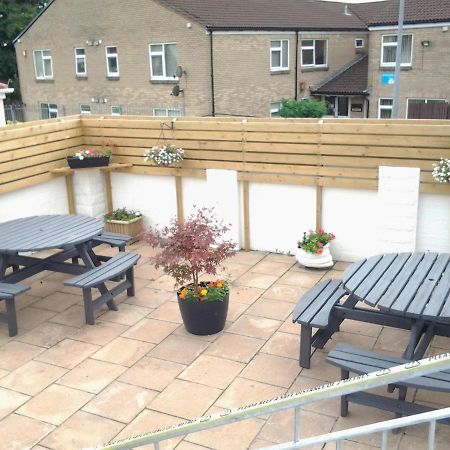 Lady Charlotte Guest Rooms Triple Rooms Dowlais Zewnętrze zdjęcie