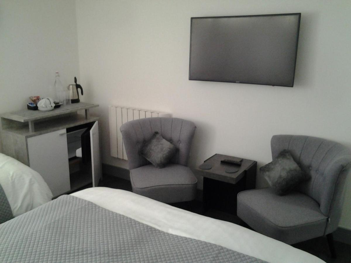 Lady Charlotte Guest Rooms Triple Rooms Dowlais Zewnętrze zdjęcie
