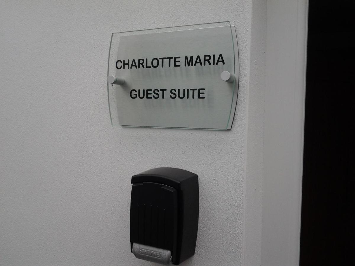 Lady Charlotte Guest Rooms Triple Rooms Dowlais Zewnętrze zdjęcie